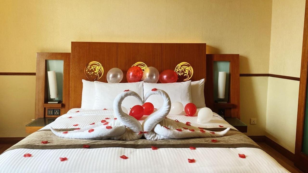 โรงแรมพัลซ์ กรันเด ปุตราจายา ภายนอก รูปภาพ Honeymoon Suite